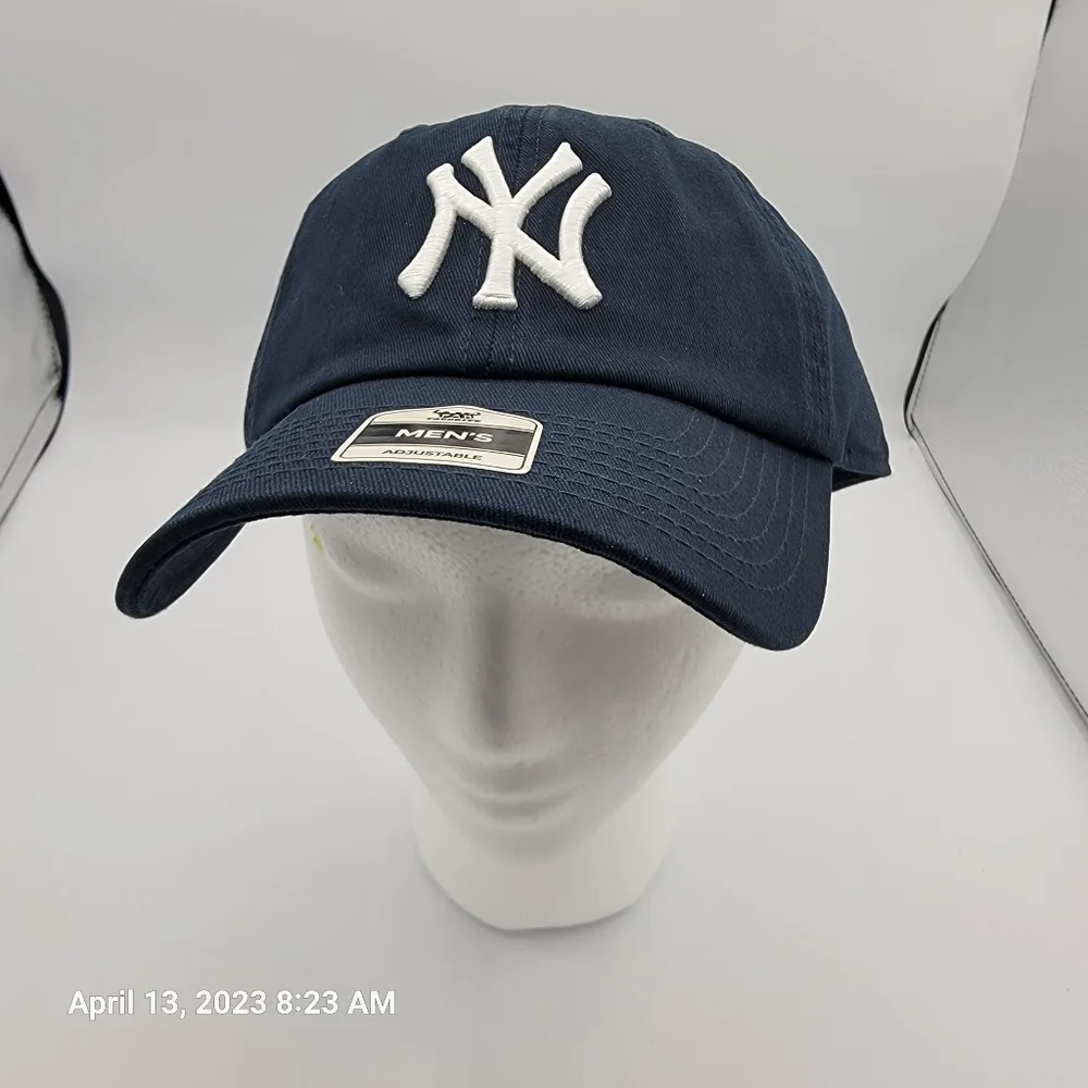 Fan Favorite New York Yankees MLB Baseball Hat Cap Genuine Merchandise NEW! - Picture 1 of 4